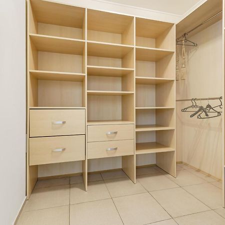 Deribasivska Cozy 4-Room Apartment Odessa Dış mekan fotoğraf
