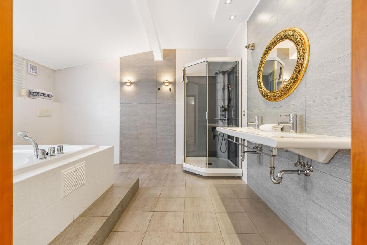 Deribasivska Cozy 4-Room Apartment Odessa Dış mekan fotoğraf